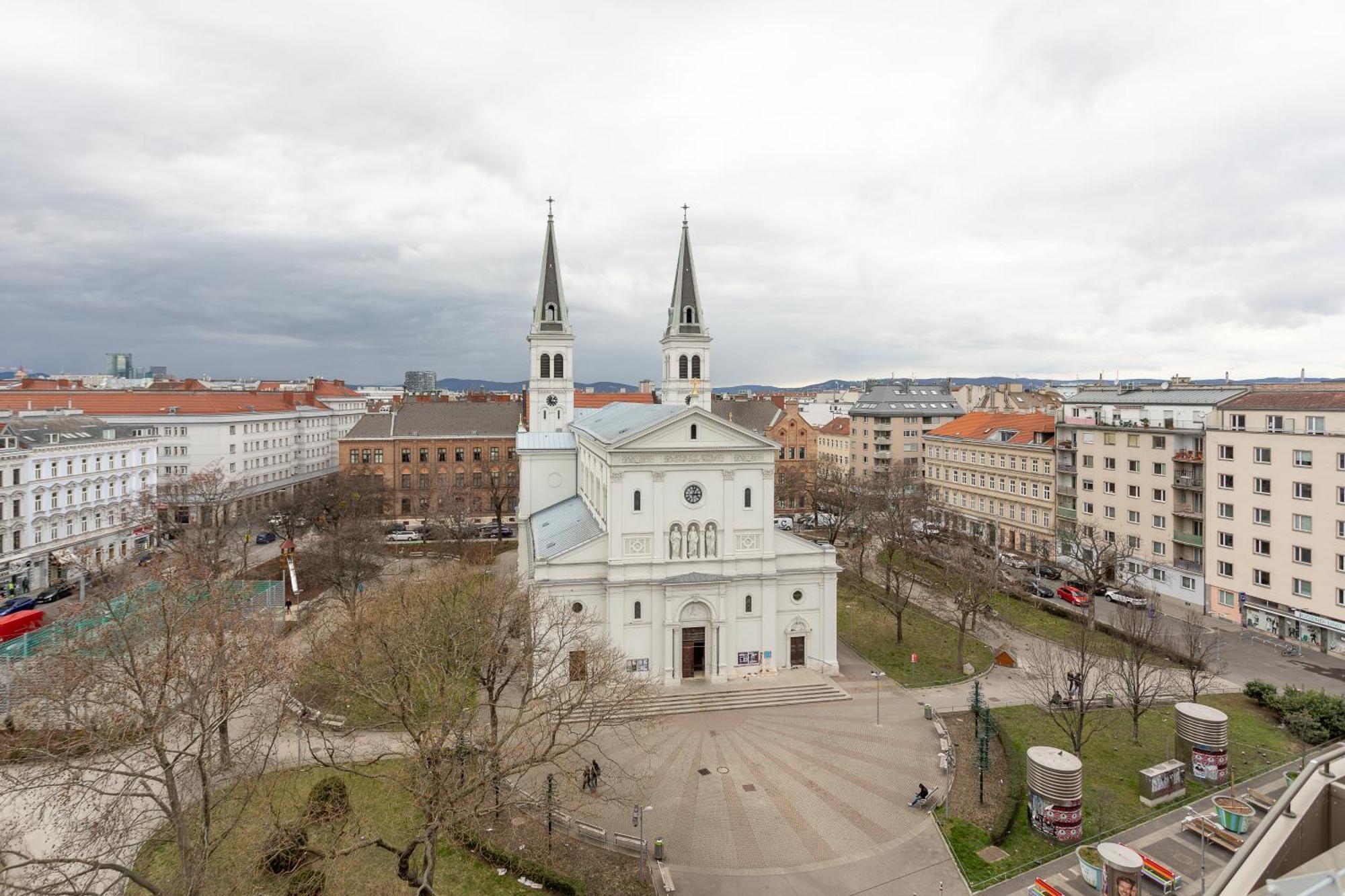 Private Room With Ac- Microwave, Personal Fridge & Metro Access - 7 Min To Center Вена Экстерьер фото